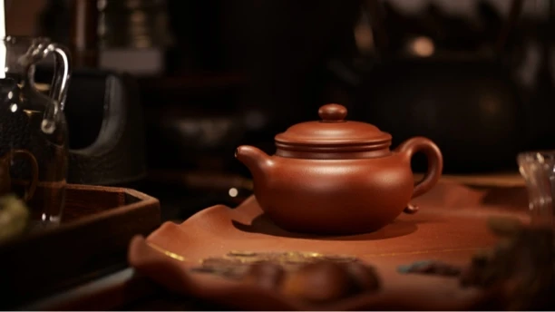 宜兴紫砂半手底槽清大仿古320cc