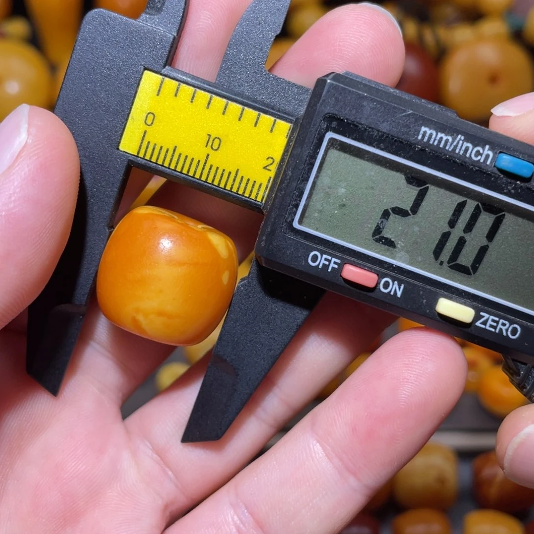 琥珀未镶嵌裸石墩子