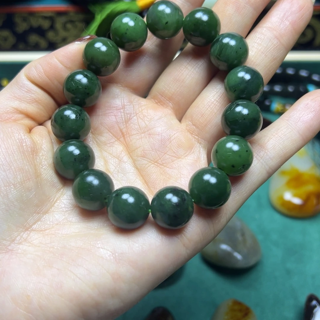 和田玉未镶嵌把件