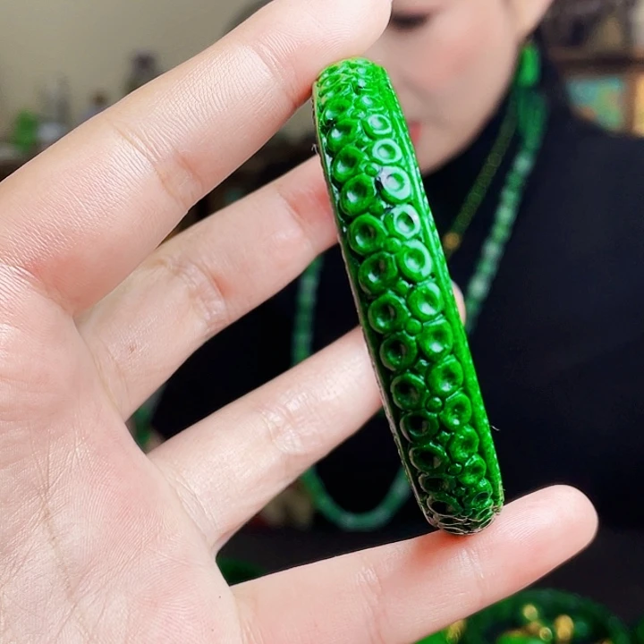 翡翠未镶嵌颈饰多样性56