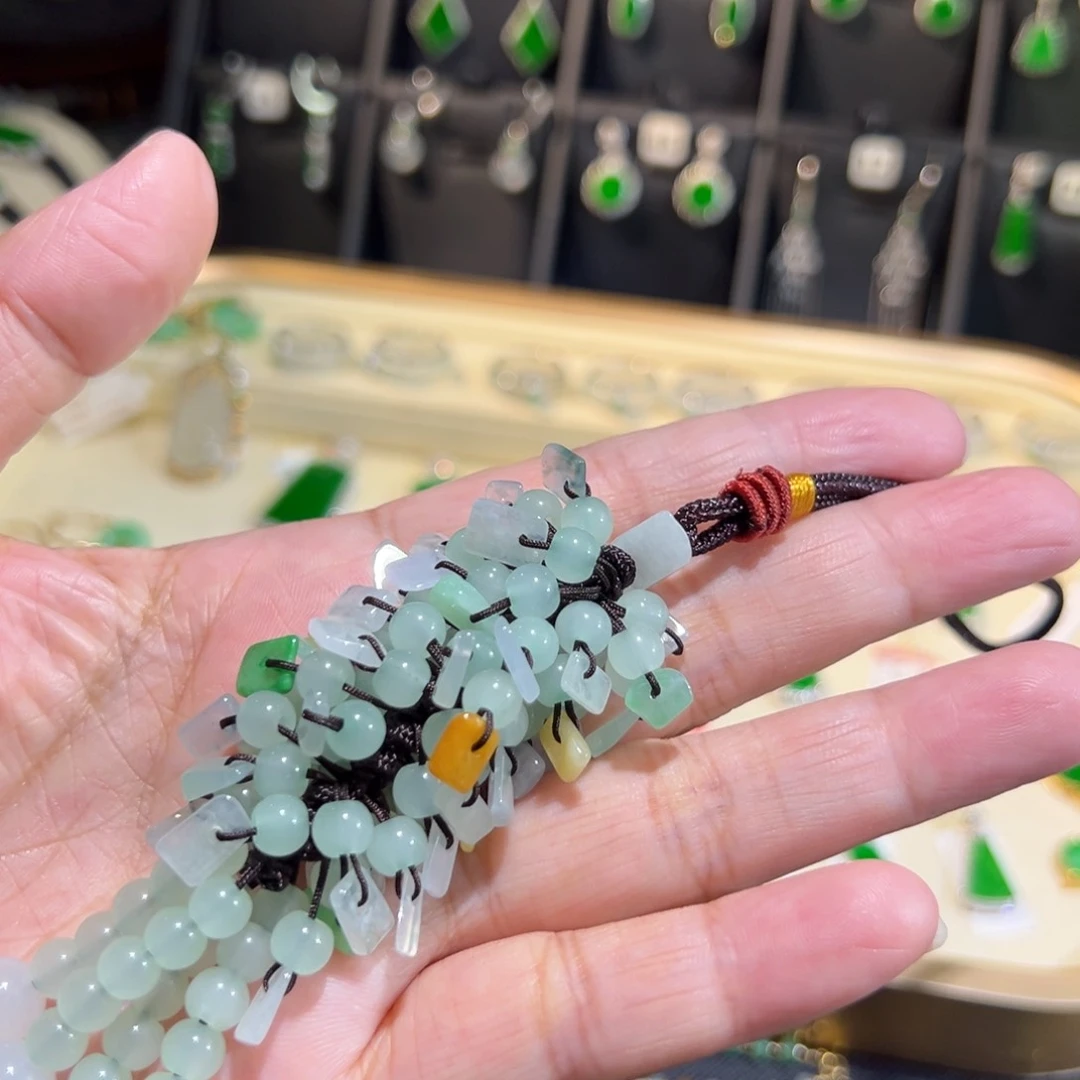 翡翠未镶嵌颈饰包挂