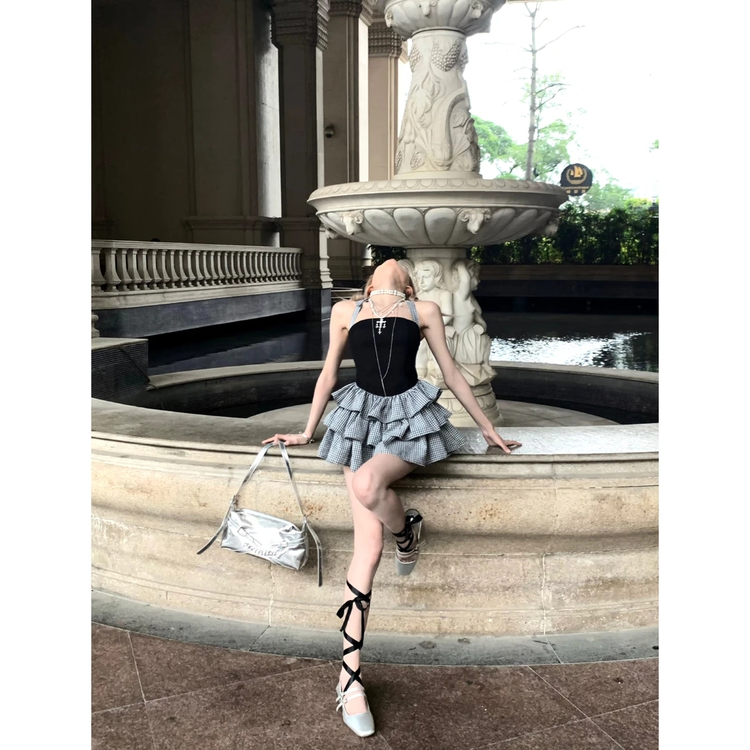 绘梨衣【格雷系少女】夏季甜辣纯欲荷叶边格子挂脖吊带连衣裙