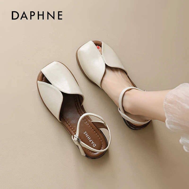 达芙妮包头凉鞋女2025新款夏季外穿不露脚复古罗马凉拖百搭配裙子