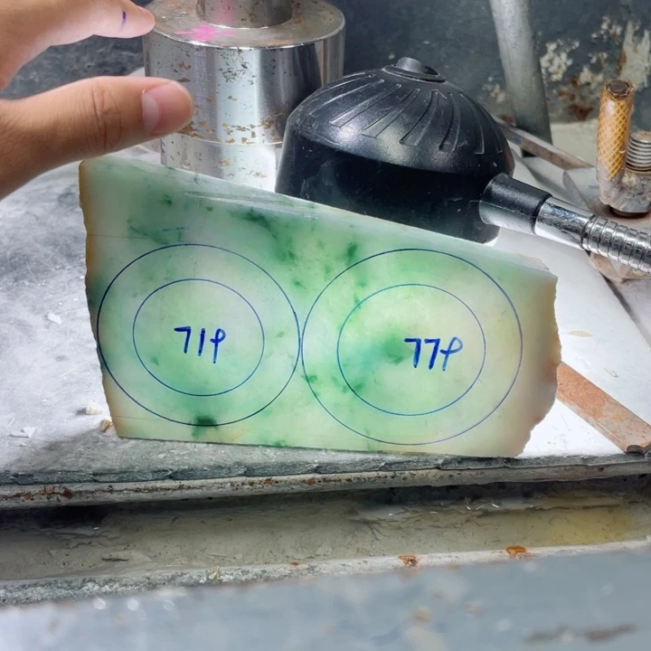 漫***织未镶嵌手镯定制翡翠虎虎珠宝手镯定制