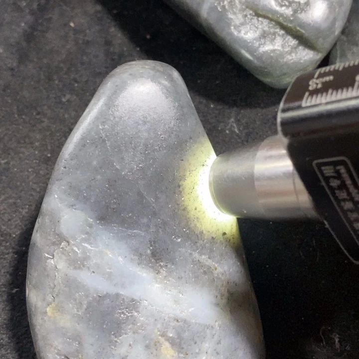 未镶嵌和田玉（糖玉）挂件