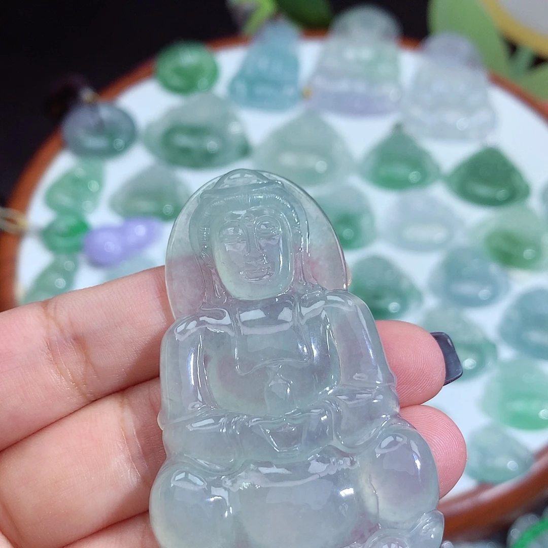 东***方翡翠未镶嵌颈饰观音