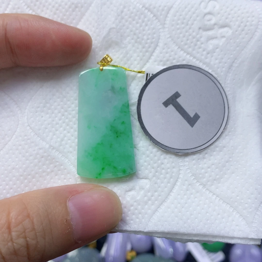 翡翠18K金镶嵌颈饰翡翠