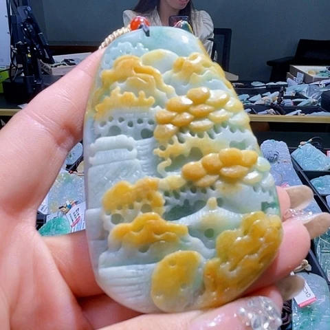 颈饰未镶嵌翡翠一个