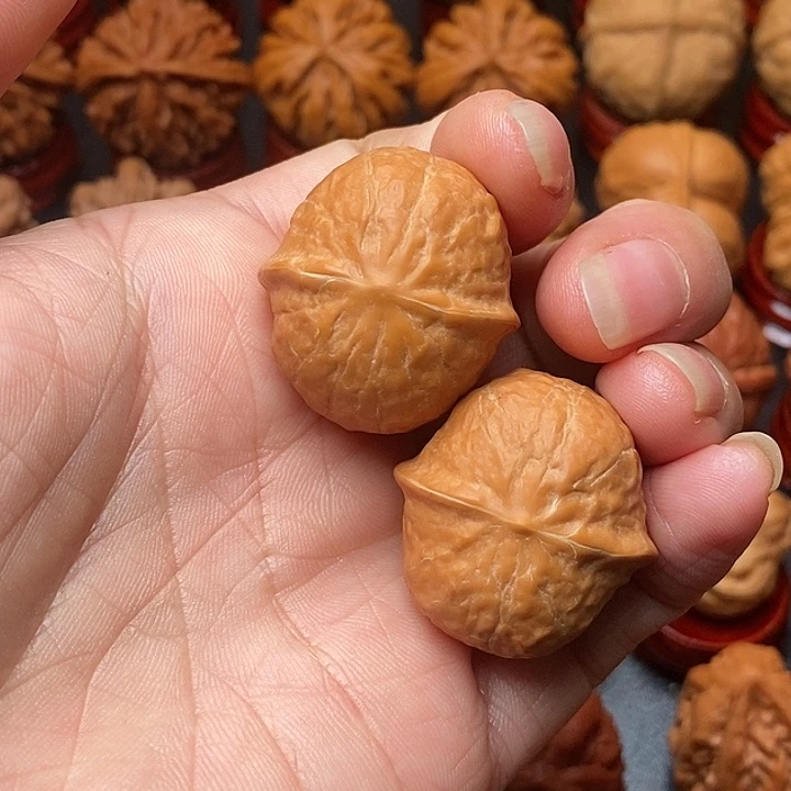 文玩核桃吊坠木鱼