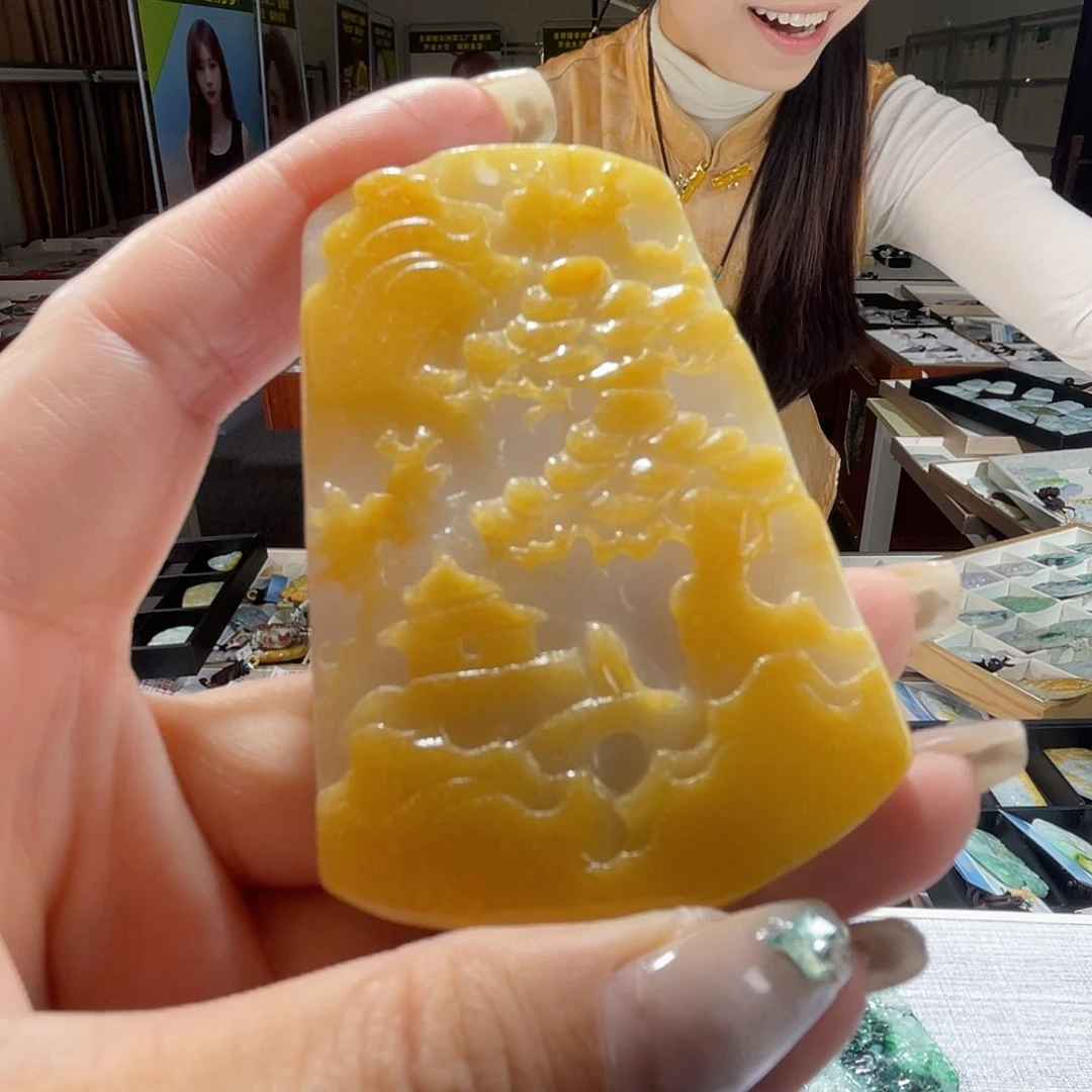 翡翠未镶嵌颈饰一