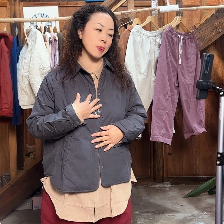 灰色短款外套女棉服外套休闲秋冬