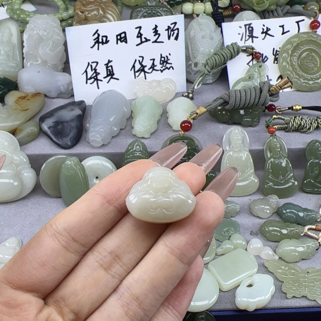 和田玉未镶嵌颈饰