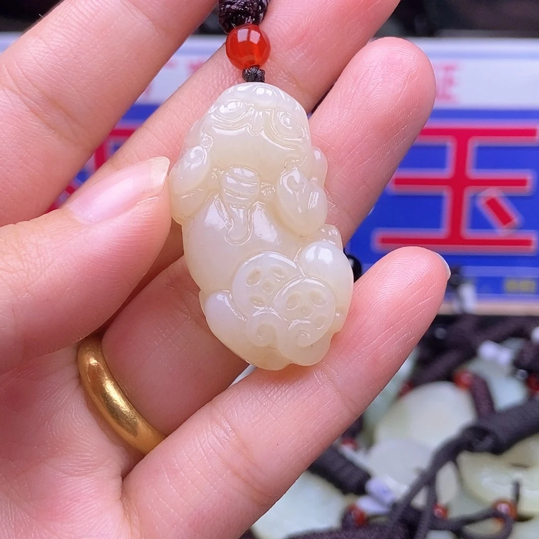 颈饰未镶嵌和田玉