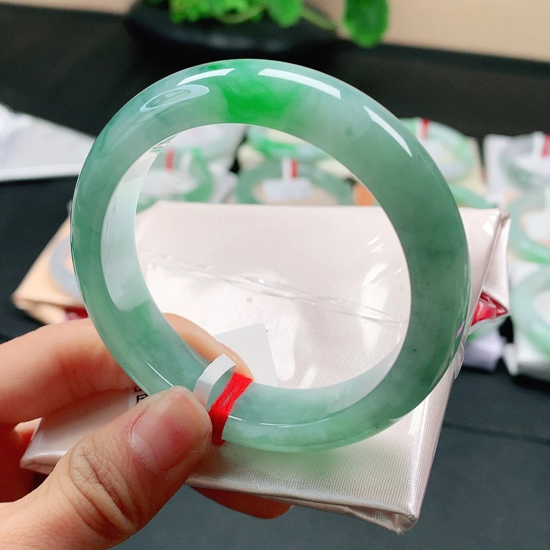 翡翠手镯未镶嵌天然翡翠手镯53