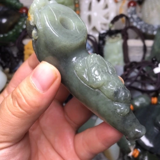 和田玉未镶嵌把件