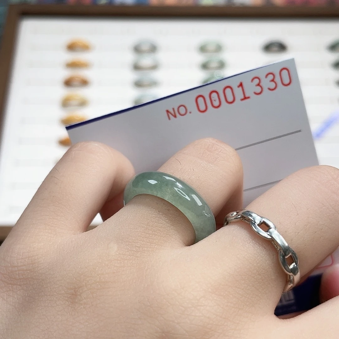 翡翠戒指未镶嵌翡翠戒指