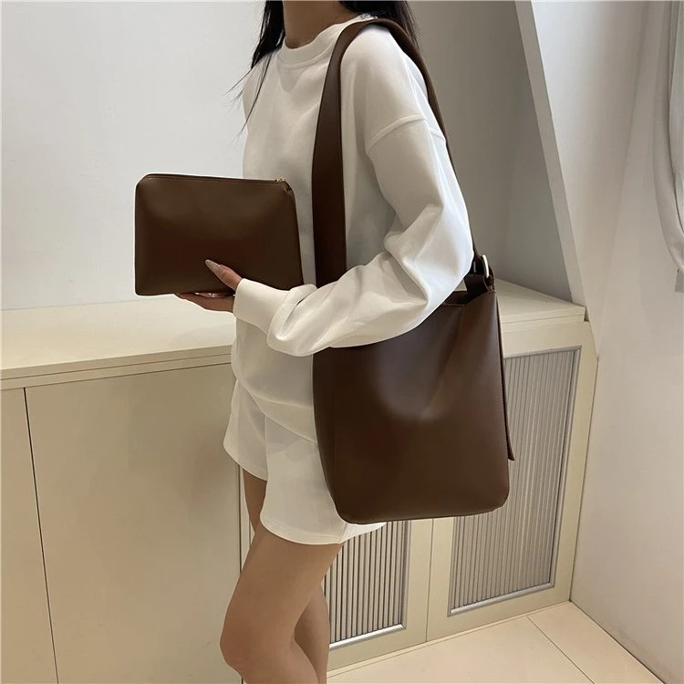 水桶包女士2025斜挎大容量女款单肩通勤女包休闲大包包秋冬小众