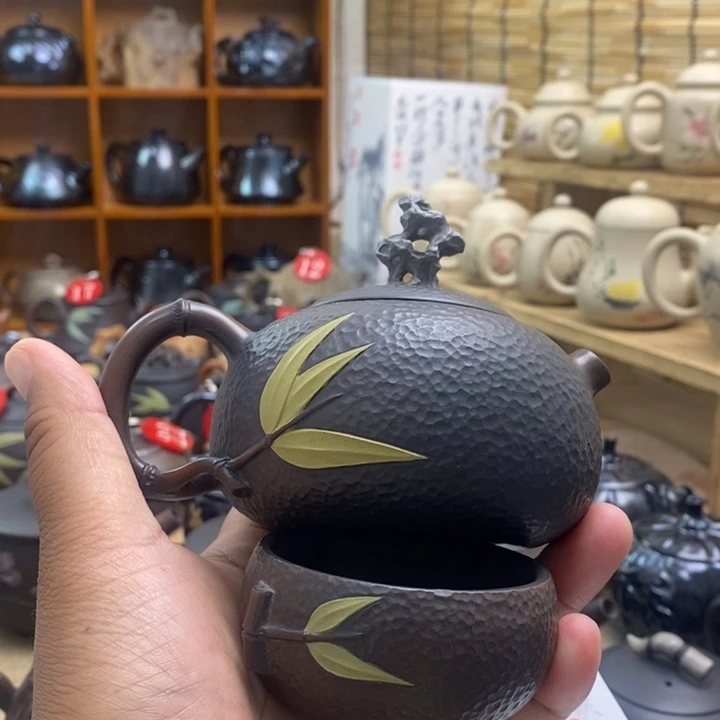 云南建水紫陶竹叶壶