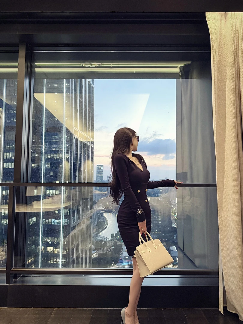 巴家金色扣性感v领长袖收腰连衣裙女优雅气质女人味十足包臀短裙