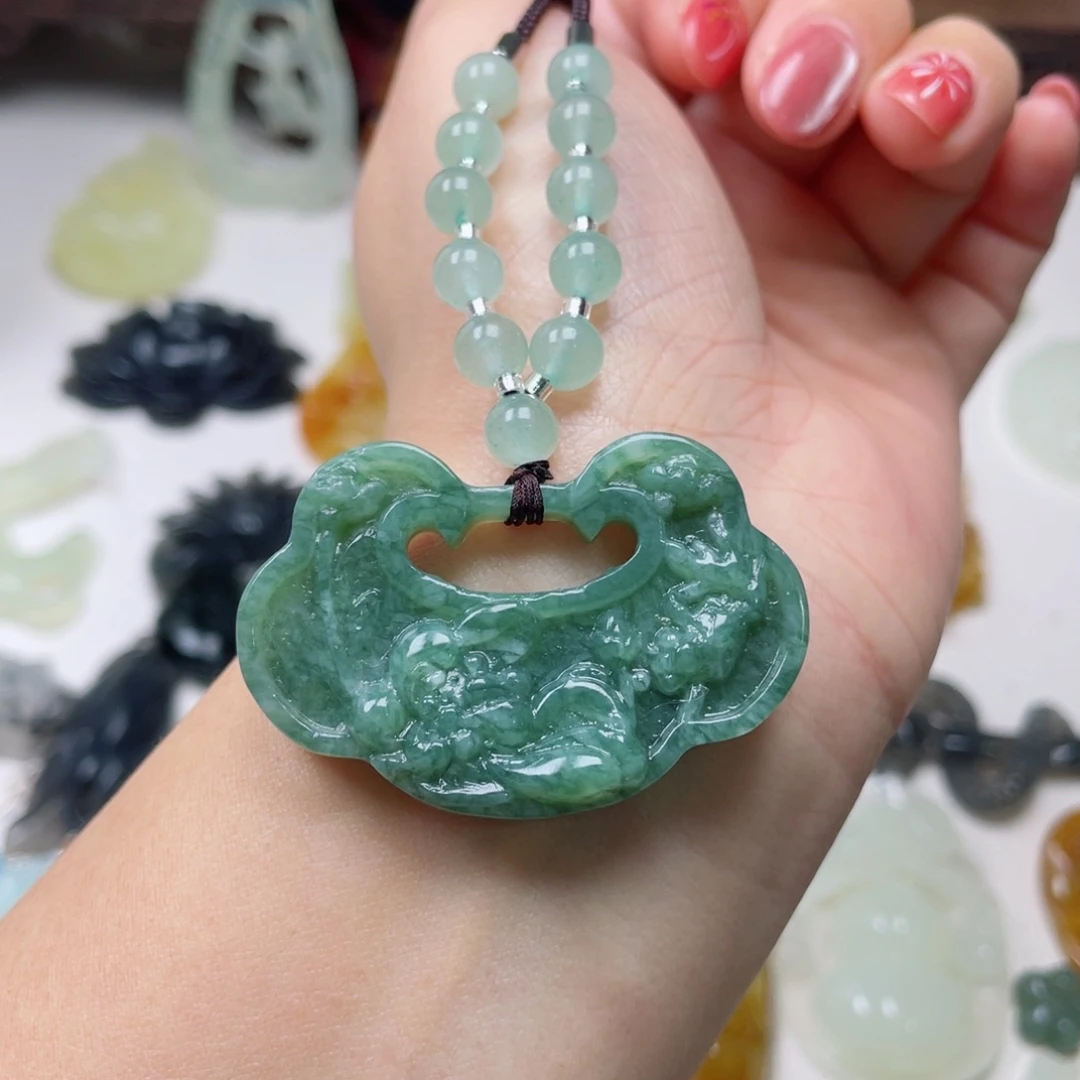 蛇纹石玉颈饰未镶嵌