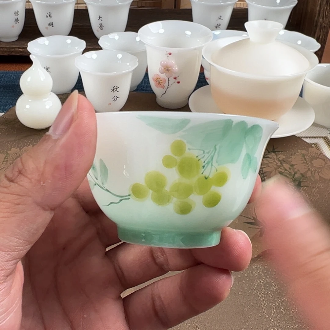 杯子采用优质瓷土制作单品
