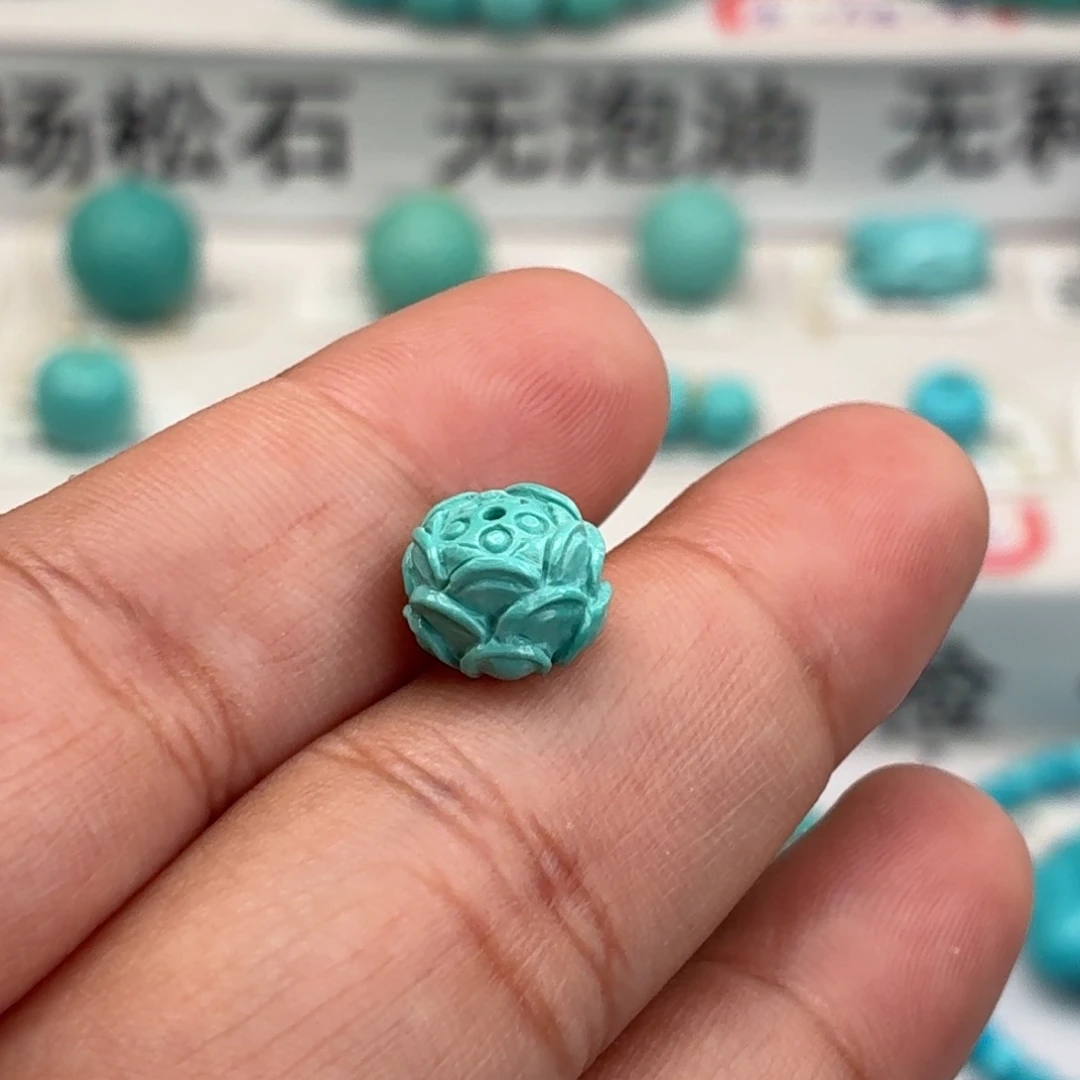 l***u绿松石未镶嵌珠宝奇石