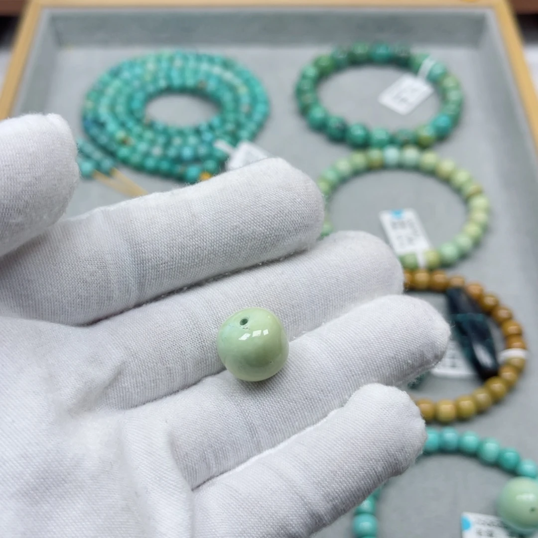 绿松石未镶嵌挂件