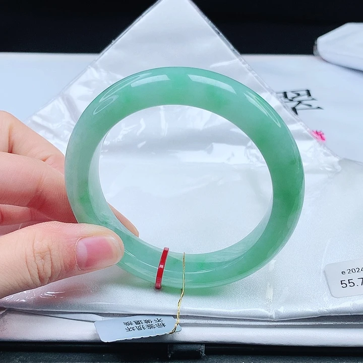 翡翠手镯未镶嵌缅甸天然a货手镯55+