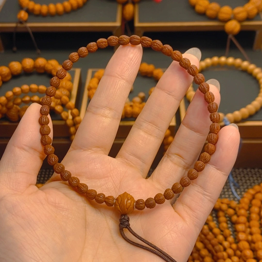 赵***子吊坠桃核秦岭森林05