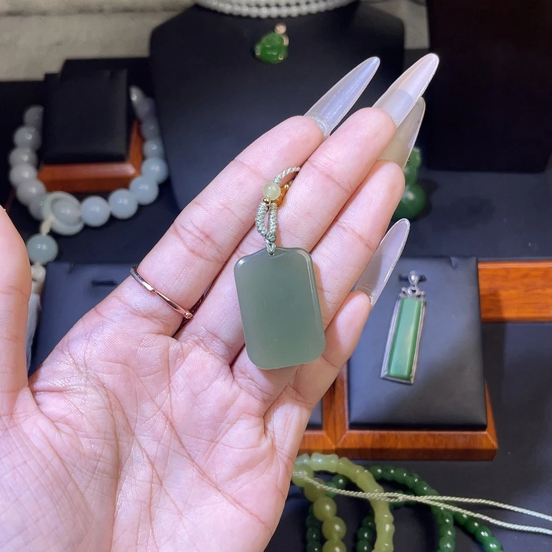 颈饰未镶嵌和田玉