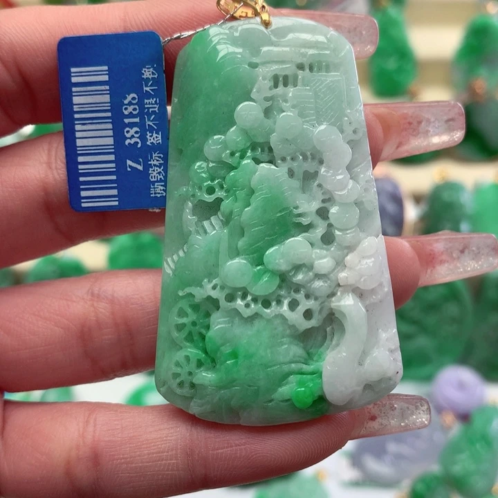 翡翠颈饰18K金镶嵌翡翠