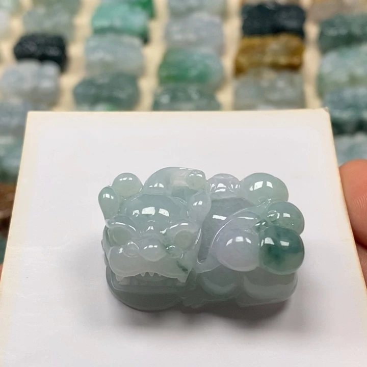 翡翠颈饰未镶嵌天然翡翠貔貅吊坠