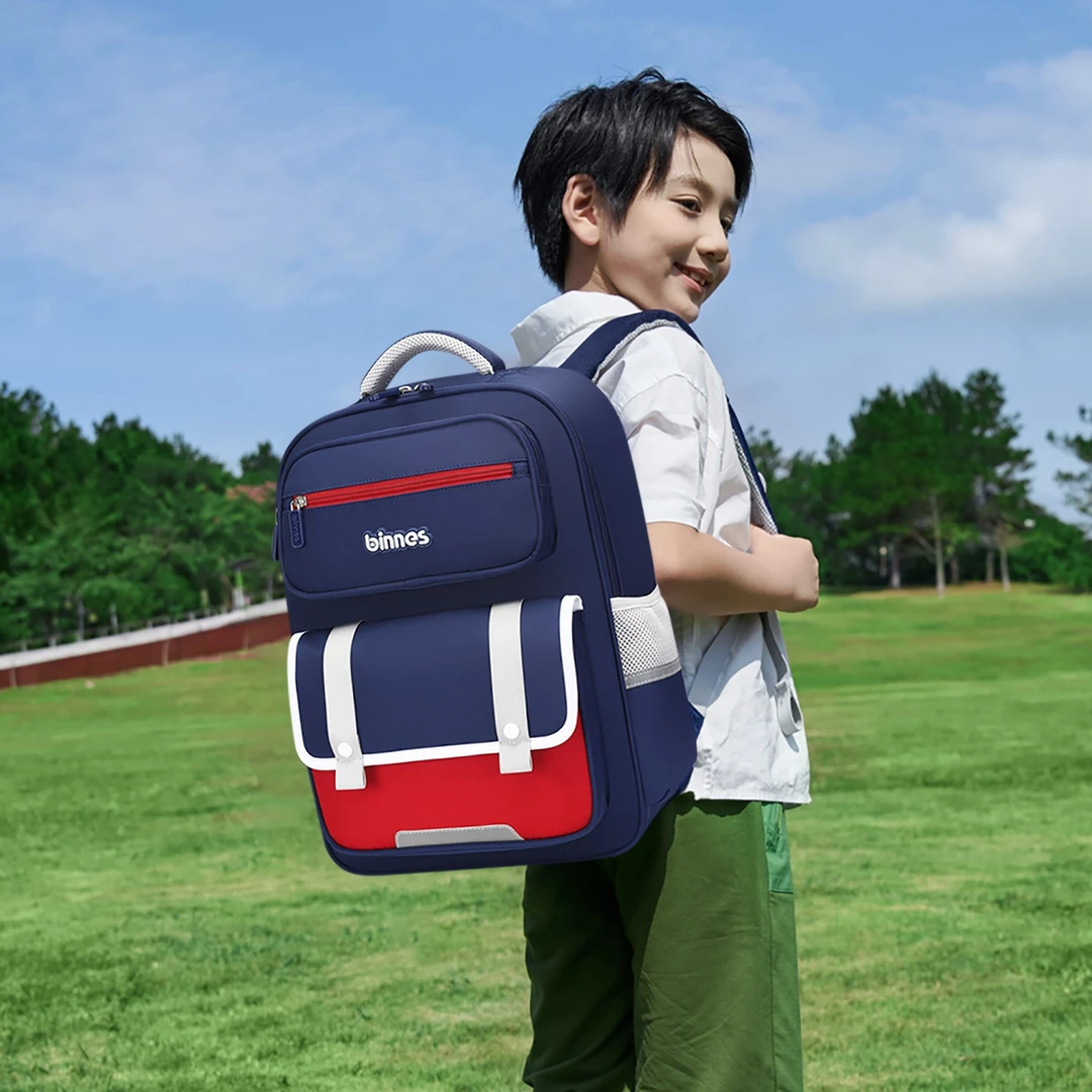 【阳光8点-宾尼斯】新款1-3年级小学生护脊设计减负轻书包BNS-6051