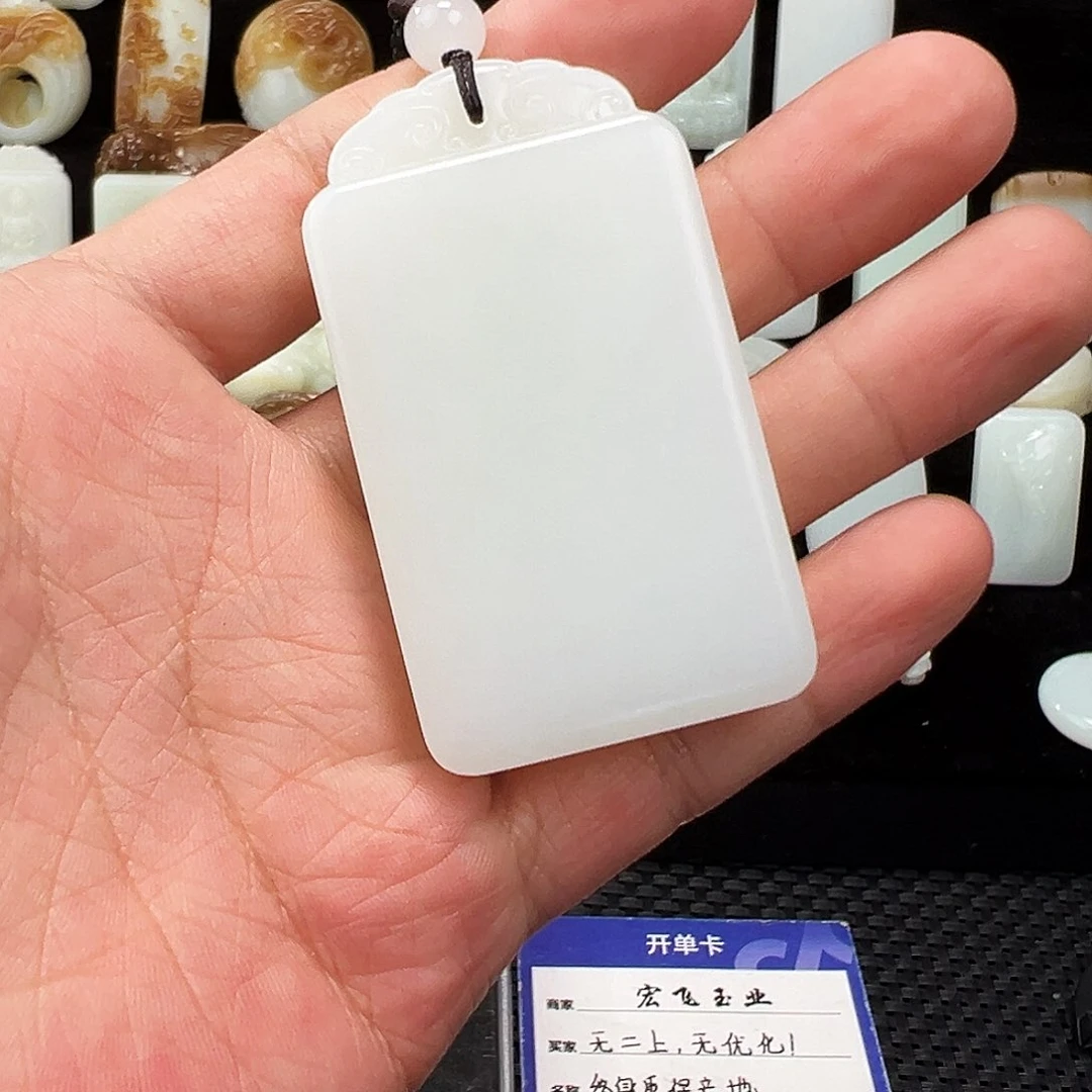 和田玉颈饰未镶嵌精***?
