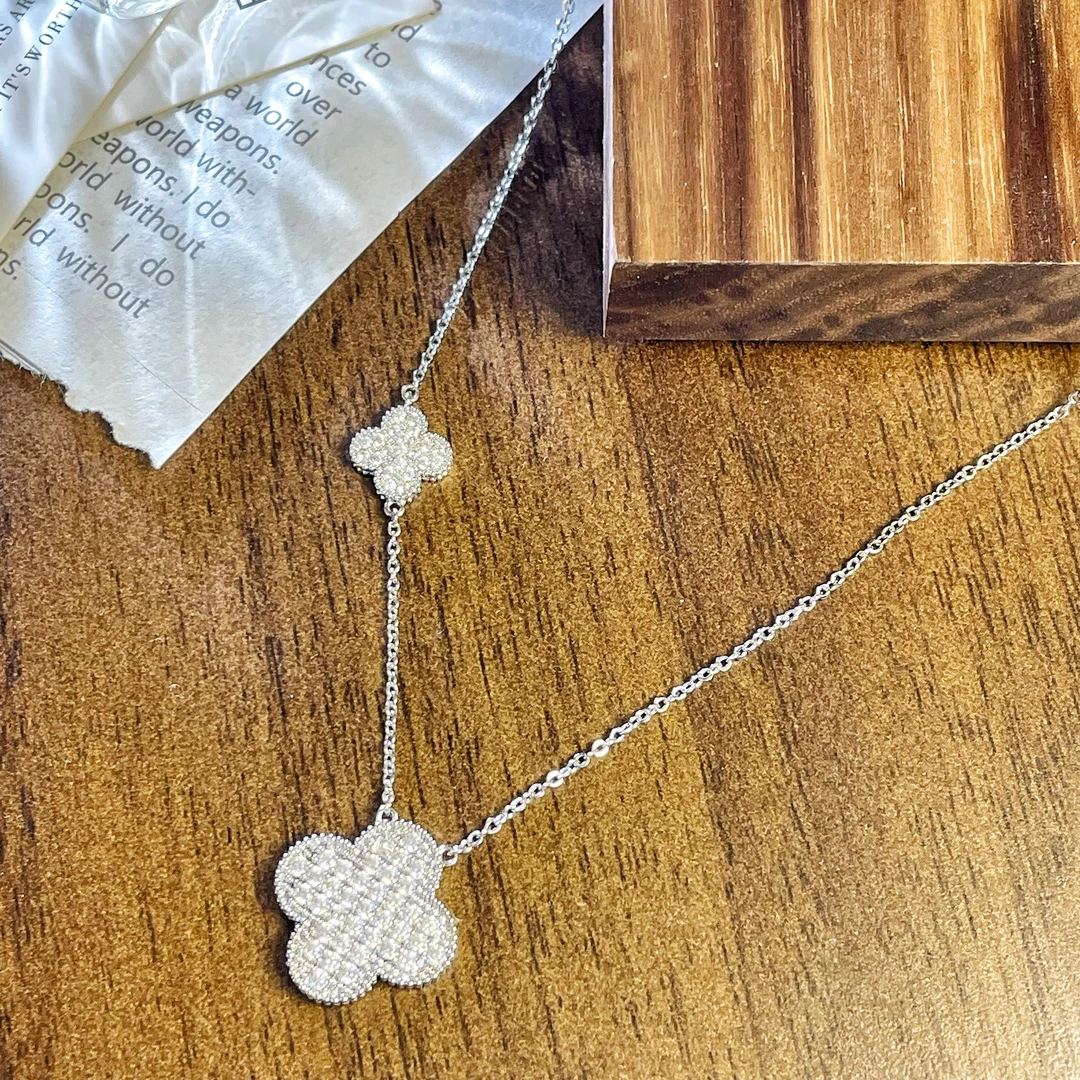 铜合金合成锆石项链 L11-1457 四叶草满钻坠链 时尚轻奢精致百搭