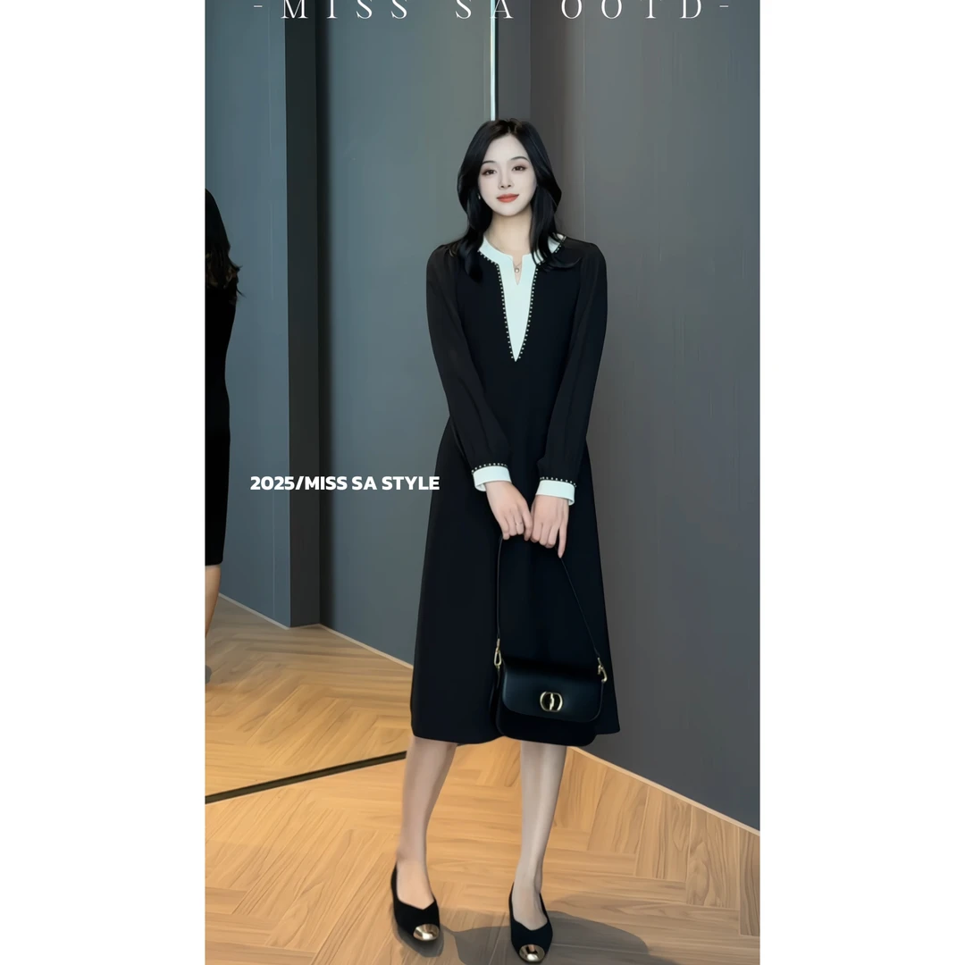 MISS SA 秋季新款气质时尚穿搭钉珠设计显瘦长袖连衣裙 25089293