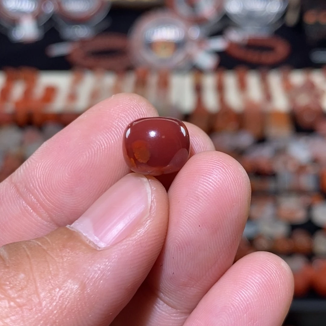 南红玛瑙冰飘未镶嵌少**昆老型11+