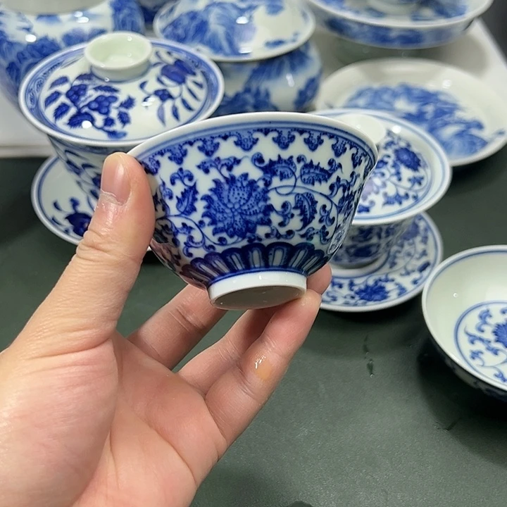 微瑕柴窑点工缠枝花卉薄胎杯