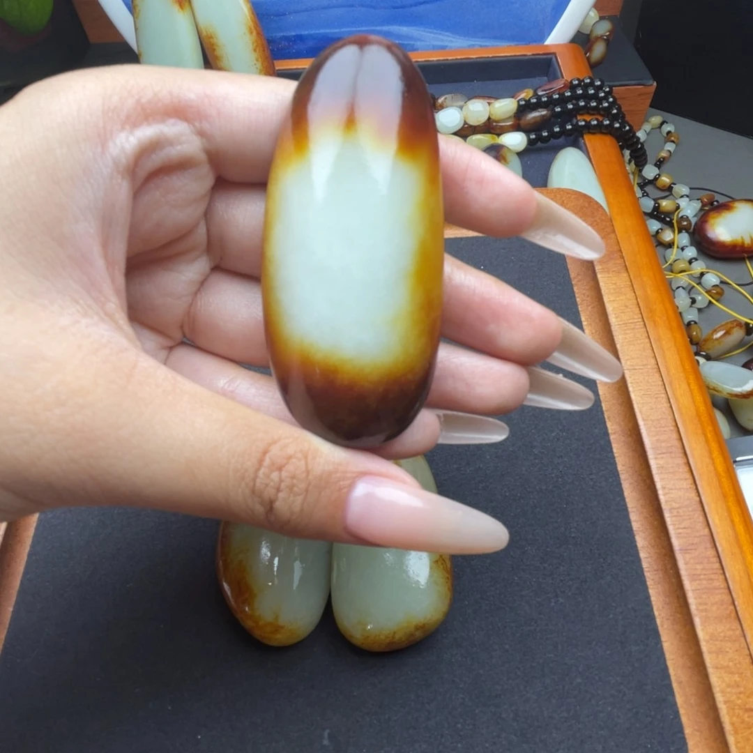 和田玉未镶嵌颈饰前**梦