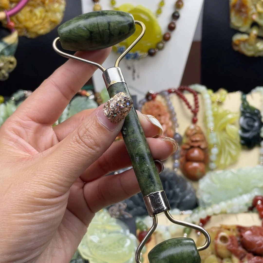 未镶嵌蛇纹石玉颈饰