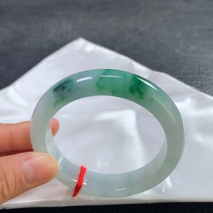 翡翠未镶嵌手镯54圈