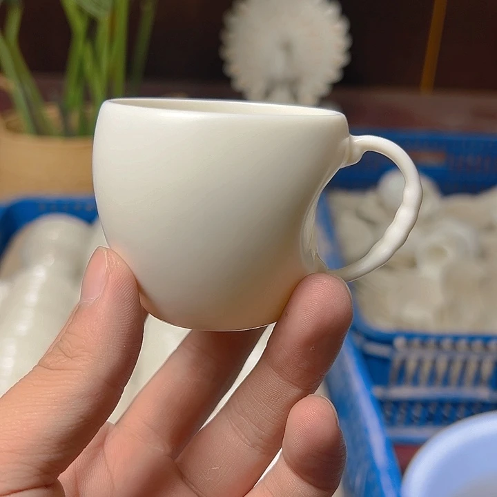 素烧羊脂玉瓷手把小杯子50ml
