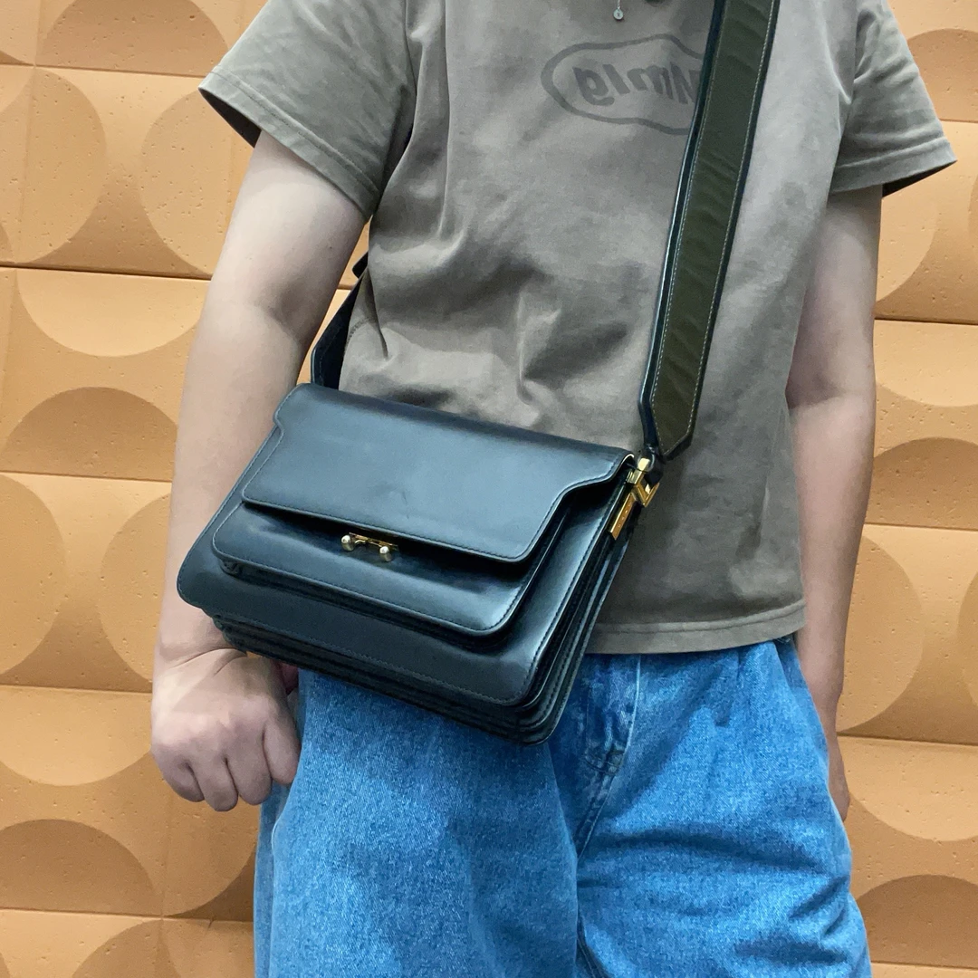 95新 MARNI 【胖】 45 0924 黑色风琴斜挎包