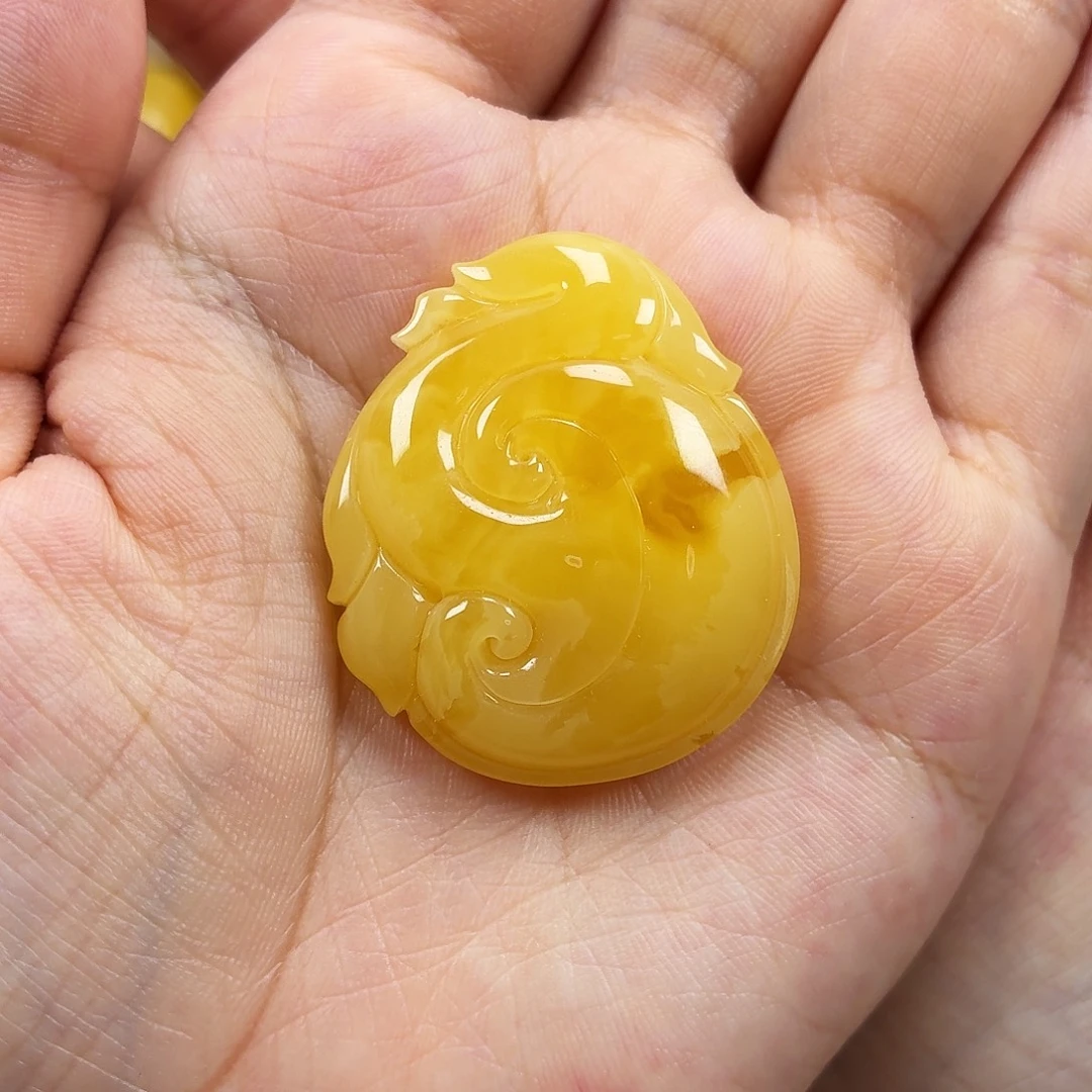 蜜蜡未镶嵌颈饰俄料浓蜡妖花如意