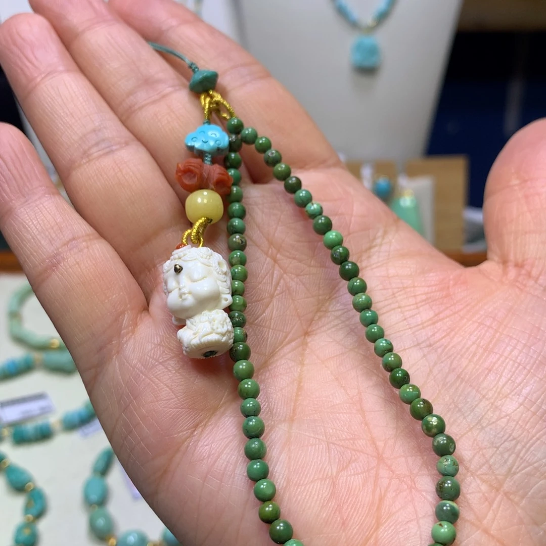 绿松石未镶嵌挂件