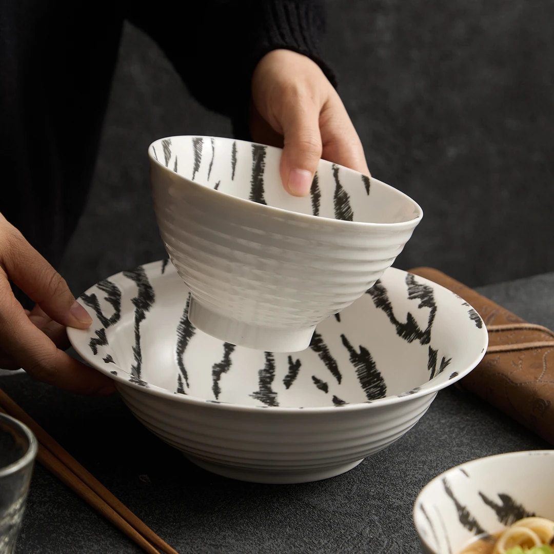 德化白瓷2025新款特别好看的高级感小众设计创意的陶瓷黑白条纹碗