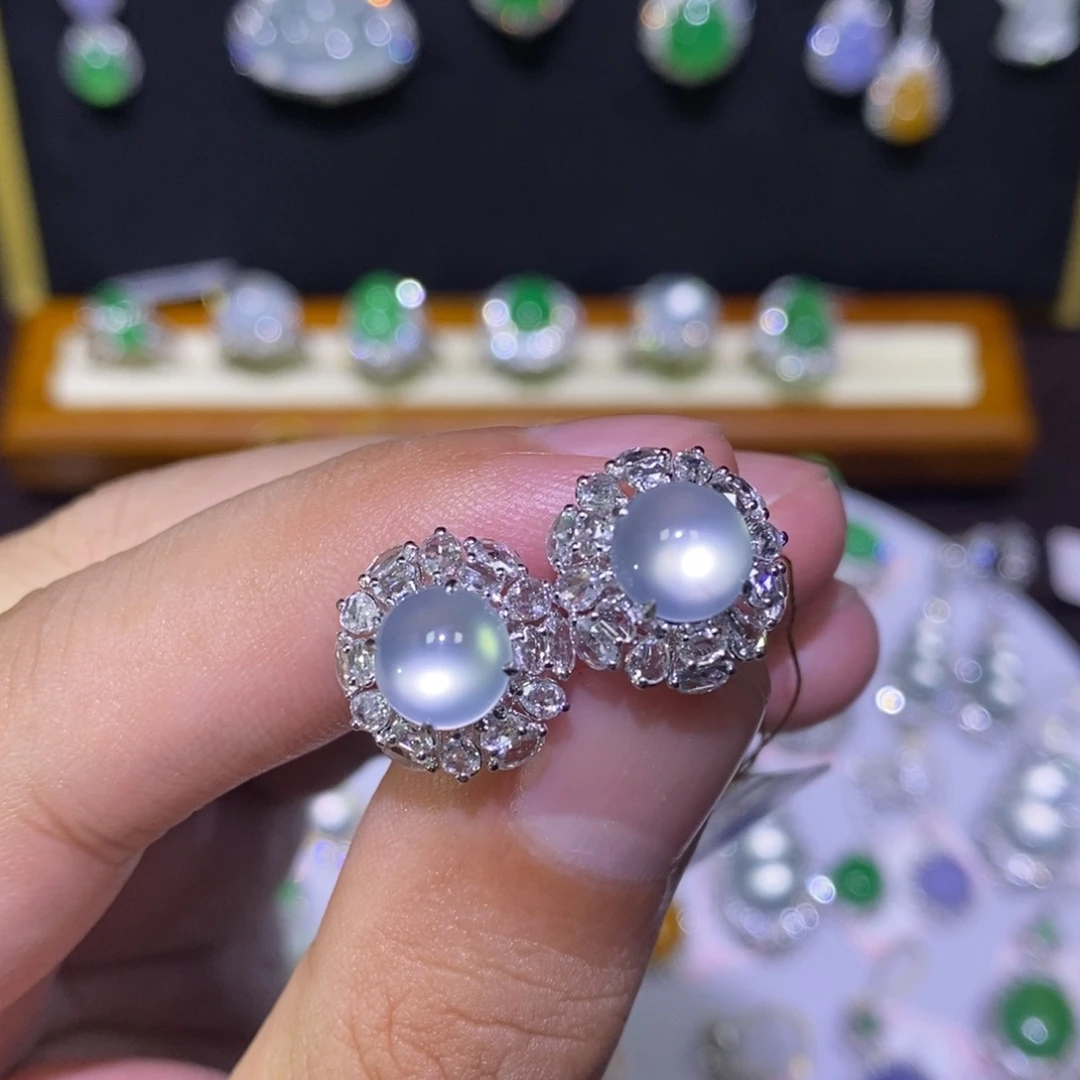 【闪购商品】颈饰18K金镶嵌翡翠