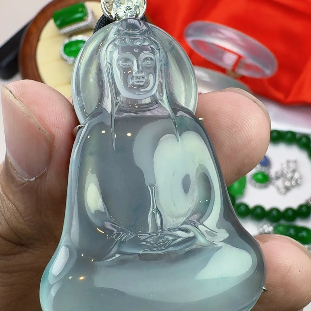 颈饰18K金镶嵌翡翠