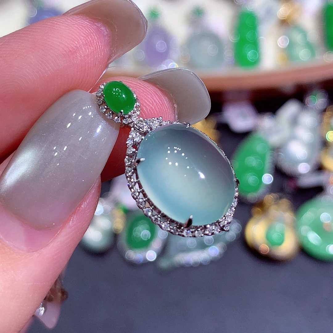 吊坠(不含链)18K金镶嵌翡翠