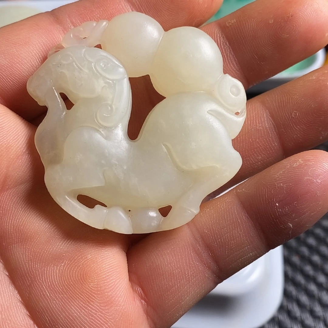 岫玉未镶嵌珠宝奇石